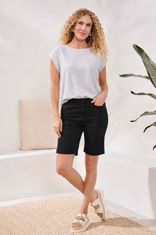 Audrey Pull-On Bermudas Boundless Stretch Denim-Black