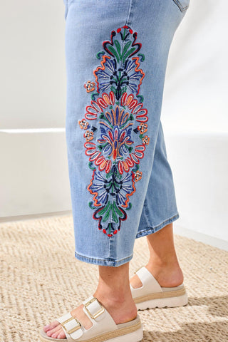Size Inclusive Audrey Wide-Crop Jeans With Embroidery-Desertblue