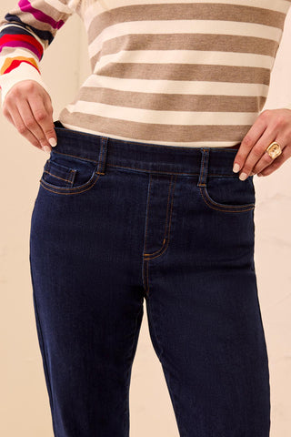 Sophia Curvy Boundless Stretch Denim Pull-On Straight Leg Jeans-Darknight