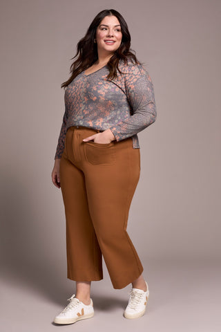 Signature Every Body Ponte High Rise Capri Pants-Walnut