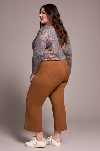 Signature Every Body Ponte High Rise Capri Pants-Walnut