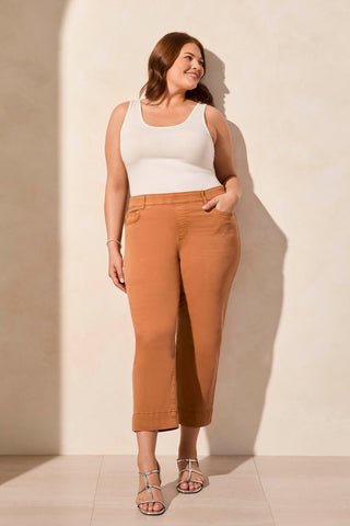 Pull-On Kick Flare Capri-Pinecone