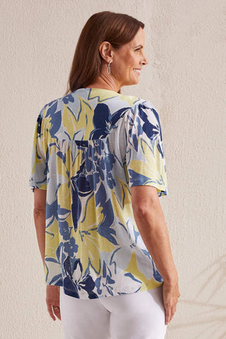 alt view 4 - PRINTED NOTCH NECK TOP WITH SHEERING-Wildlime